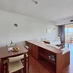 Ξενοδοχείο με διαμερίσματα Dom Pedro Portobelo