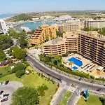 Ξενοδοχείο με διαμερίσματα Dom Pedro Portobelo